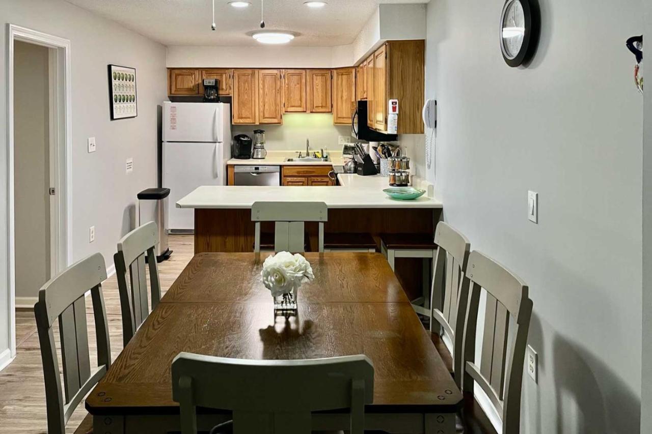 Lincoln Condo With Views, Pool, Hot Tub And Balcony! Екстериор снимка
