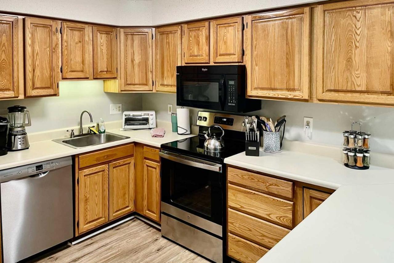 Lincoln Condo With Views, Pool, Hot Tub And Balcony! Екстериор снимка